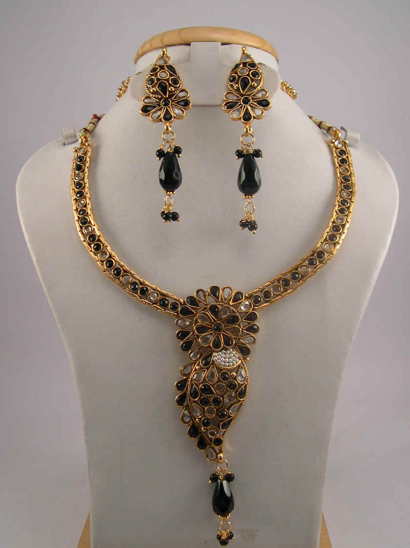 Antique Jewelry Necklace Sets